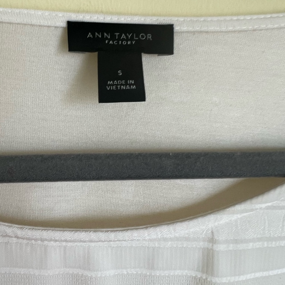 Ann Taylor Factory Textured Short Sleeve Top - Picture 6 of 7